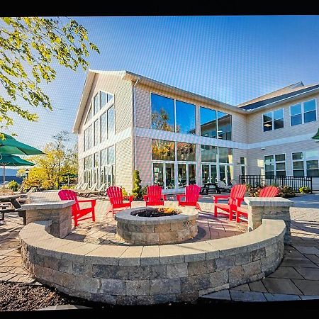 Vacation Village In The Berkshires Hancock Bagian luar foto The Lake Campus