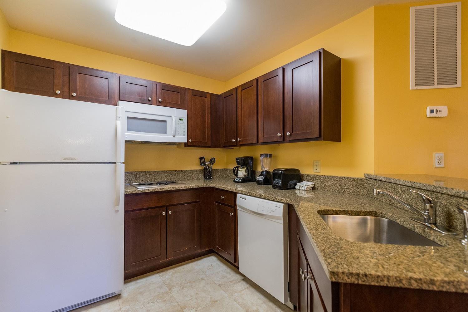 Vacation Village In The Berkshires Hancock Ruang foto A typical kitchen in a Residence Inn