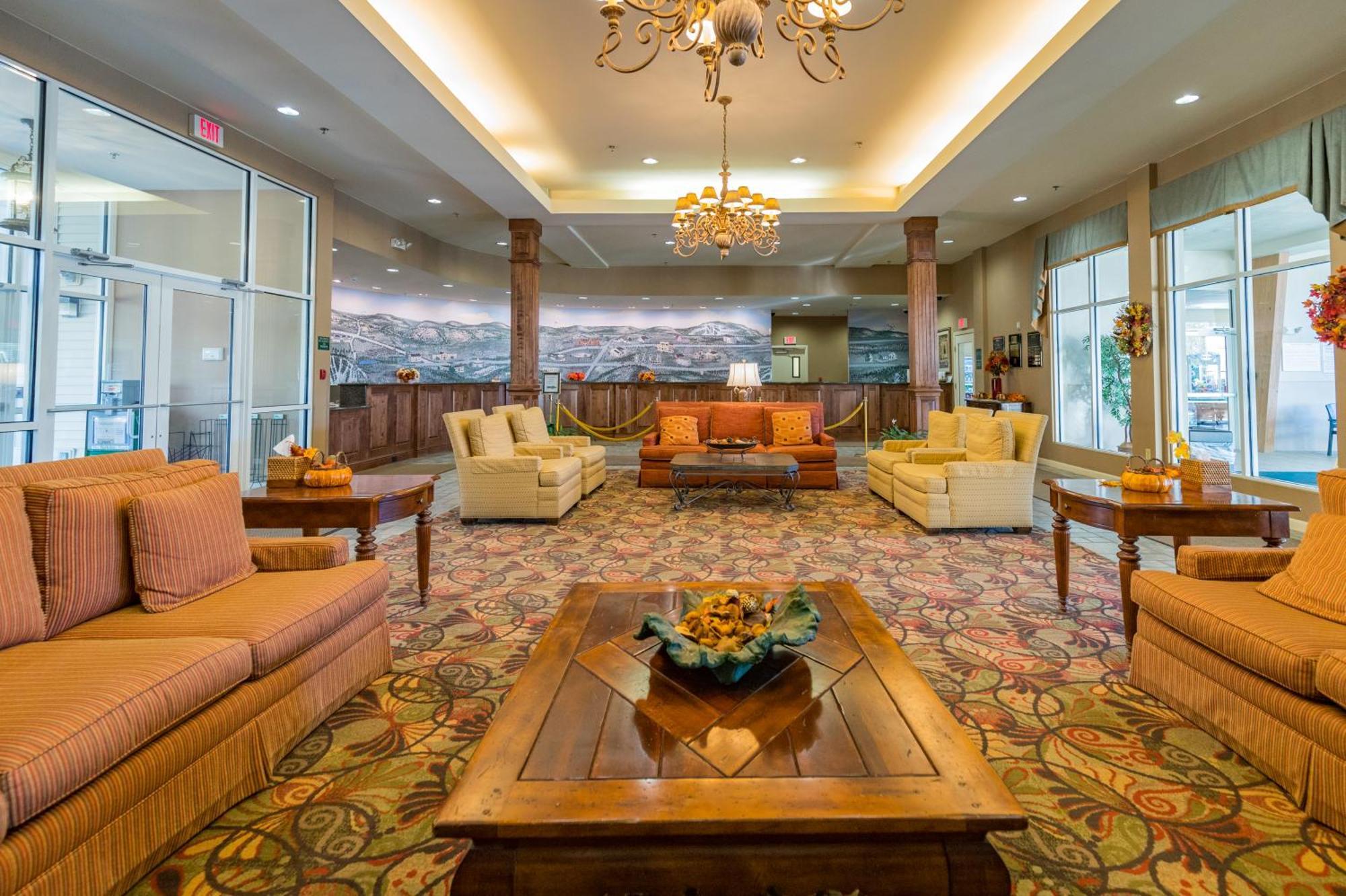 Vacation Village In The Berkshires Hancock Bagian luar foto The lobby of the Hilton San Diego Bayfront