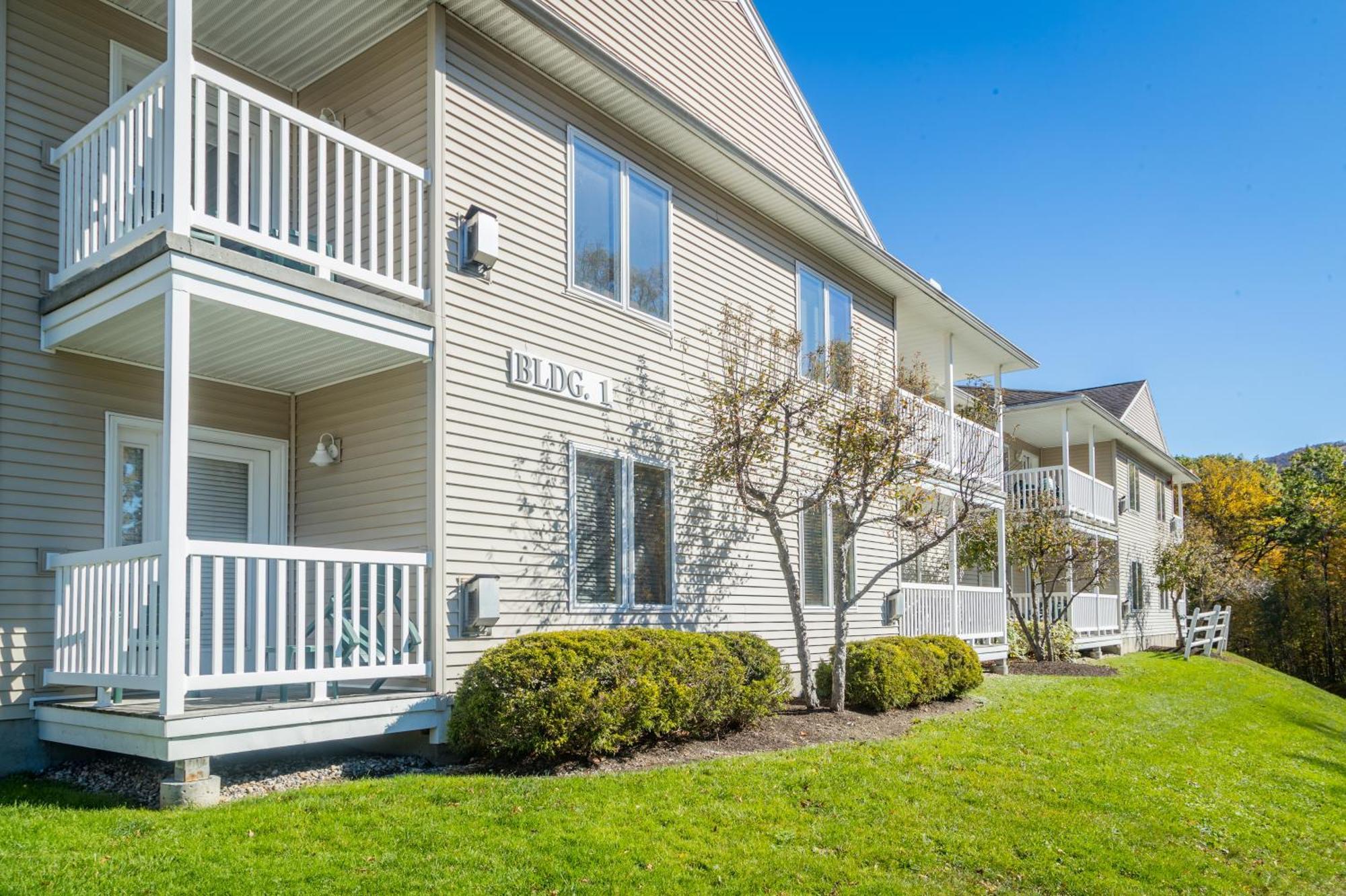 Vacation Village In The Berkshires Hancock Bagian luar foto The Village at Riverview