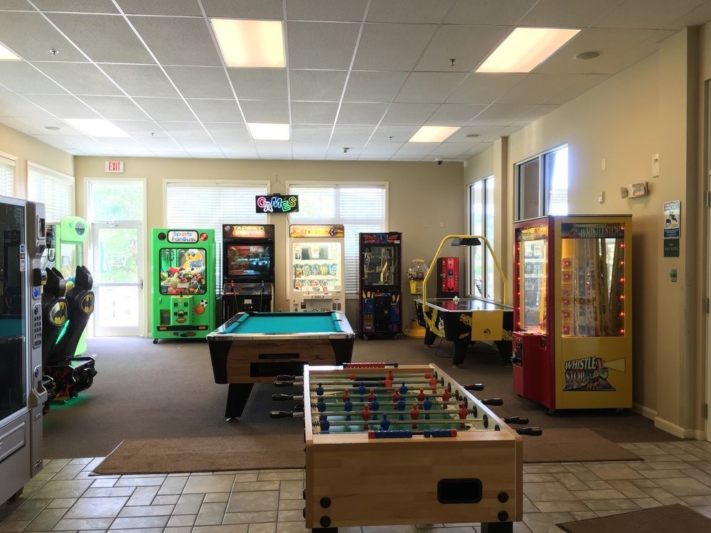 Vacation Village In The Berkshires Hancock Bagian luar foto The game room at the Student Union