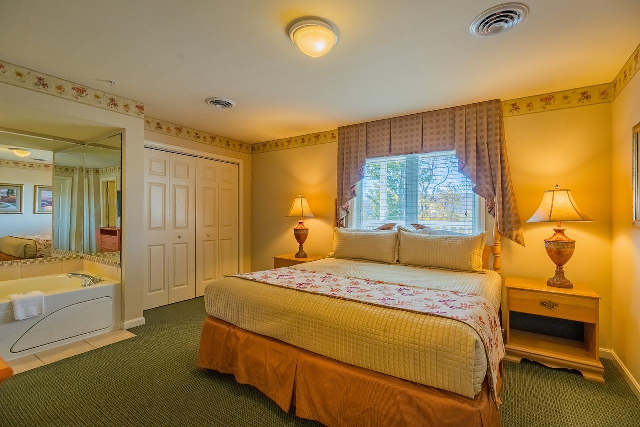 Vacation Village In The Berkshires Hancock Bagian luar foto A bedroom at the Inn at the Opera House