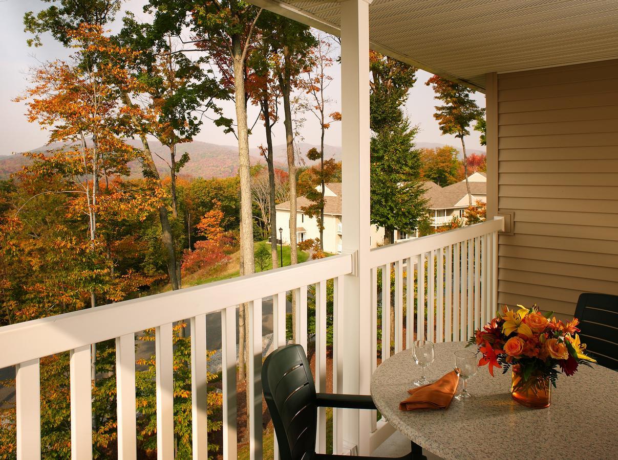 Vacation Village In The Berkshires Hancock Bagian luar foto A typical balcony at the Inn at the Opera House